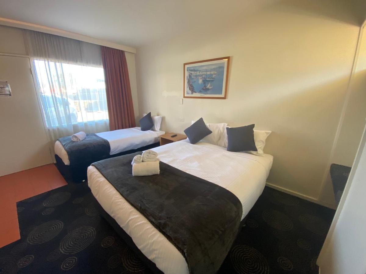 The Astor Hotel Motel Goulburn Exterior photo