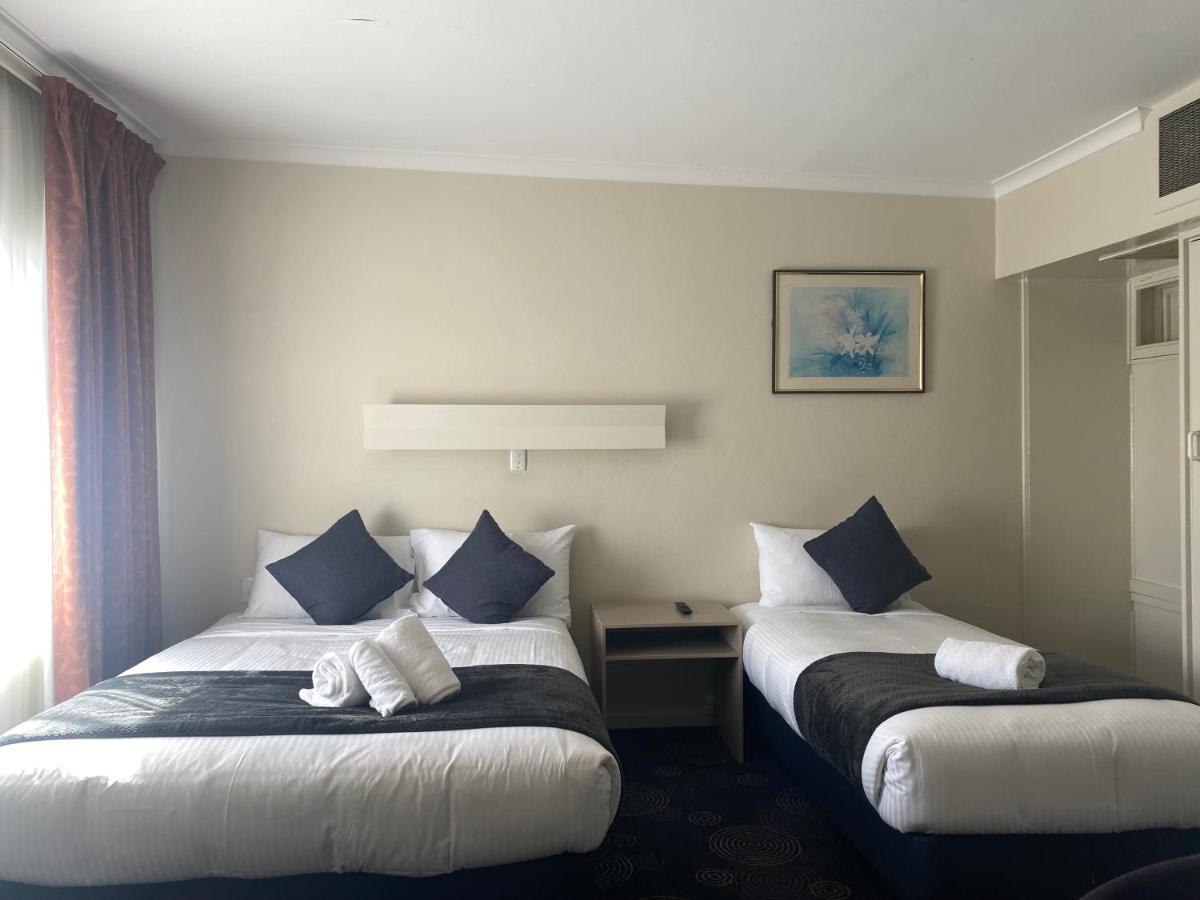 The Astor Hotel Motel Goulburn Exterior photo
