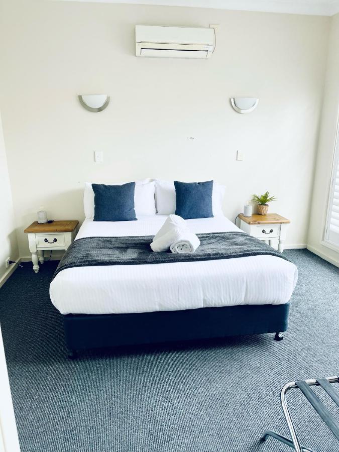 The Astor Hotel Motel Goulburn Exterior photo